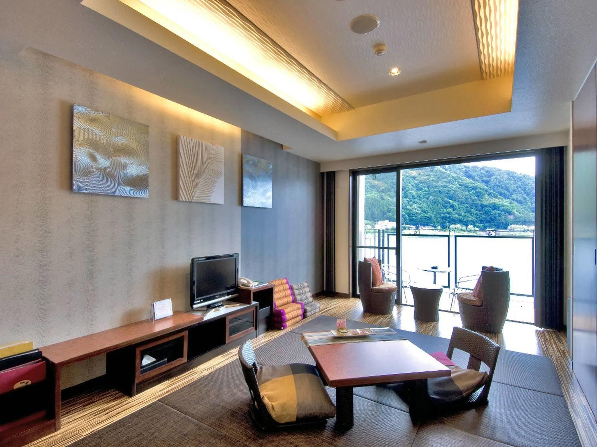 Kaze No Terrace Kukuna Hotel Fujikawaguchiko Buitenkant foto